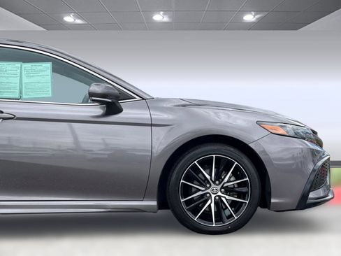Used 2023 Toyota Camry SE FWD image 22