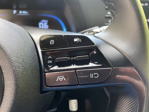 Used 2025 Hyundai Elantra Sport image 14