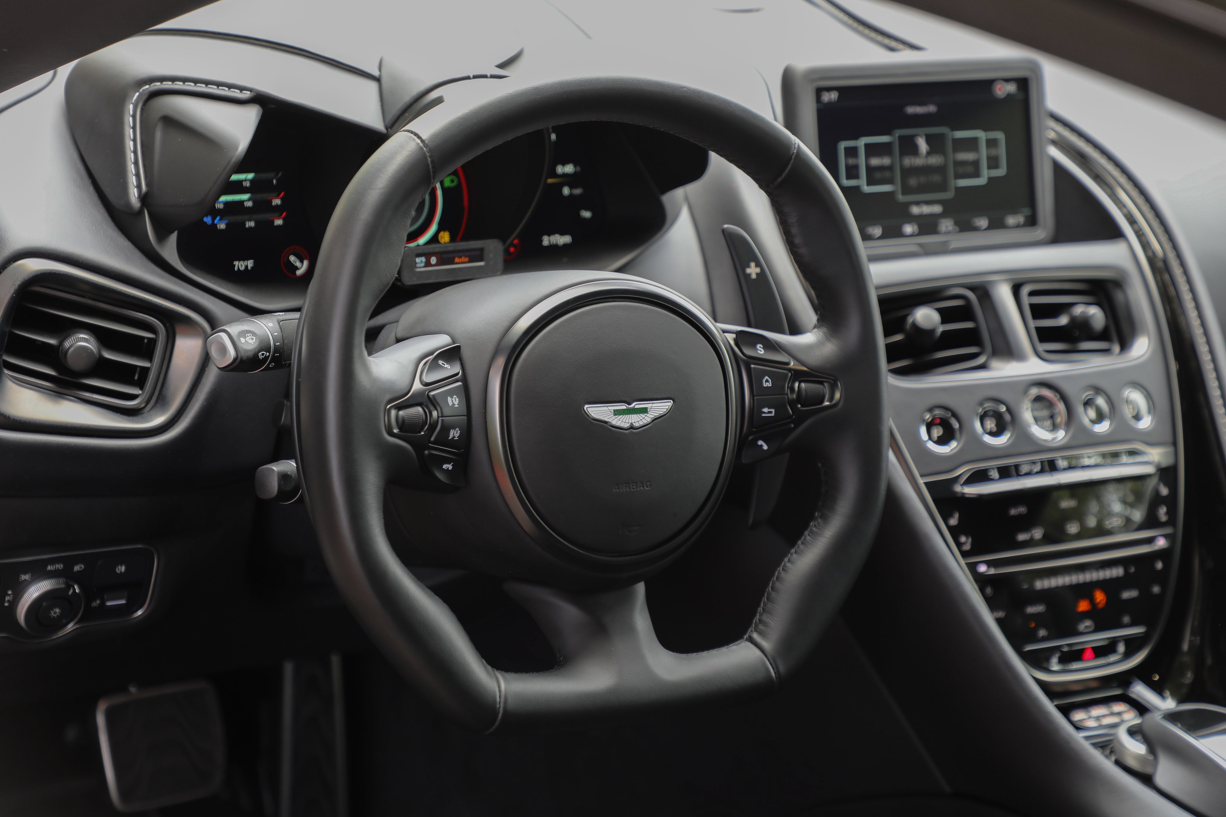 Used 2023 Aston Martin DBS Coupe RWD image 37