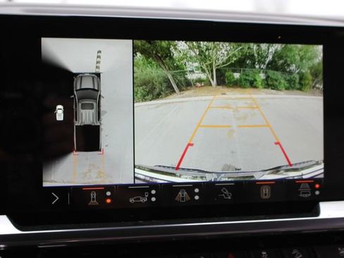 Used 2024 GMC Sierra 1500 SLT image 19