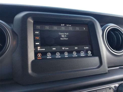 Used 2021 Jeep Gladiator Willys image 15