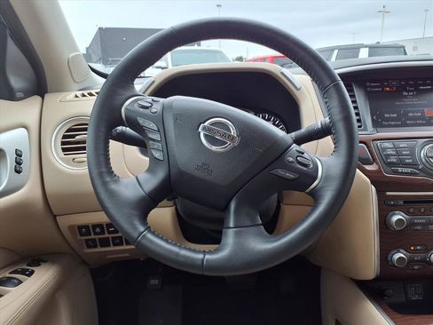 Used 2018 Nissan Pathfinder Platinum image 13