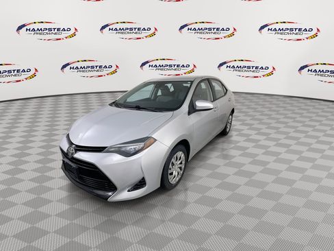 Used 2017 Toyota Corolla LE image 4