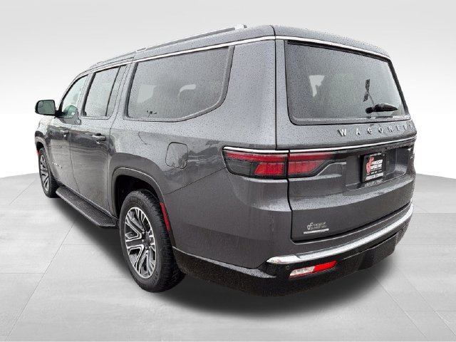 Used 2023 Jeep Wagoneer L Series II AWD/4WD image 5