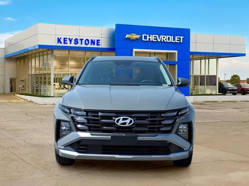 Used 2025 Hyundai Tucson SEL FWD image 2