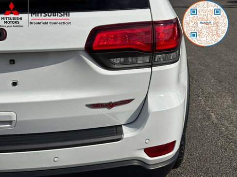 Used 2019 Jeep Grand Cherokee Trailhawk AWD/4WD image 14