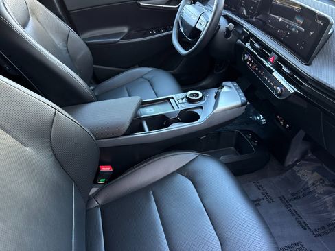 New 2025 Kia EV6 Wind image 16