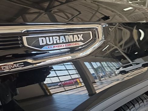 Used 2023 GMC Sierra 1500 SLT w/ SLT Premium Package AWD/4WD image 6
