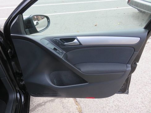 Used 2014 Volkswagen Golf 4-Door image 23