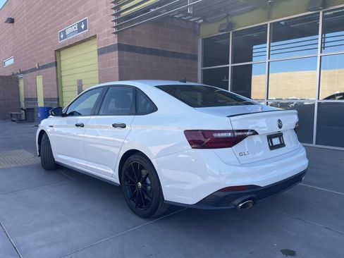 Used 2024 Volkswagen Jetta GLI 40th Anniversary Edition image 4