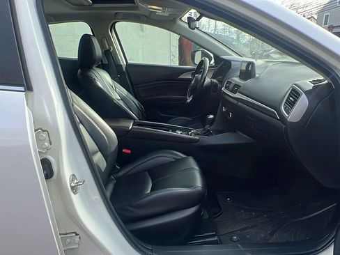 Used 2017 MAZDA MAZDA3 Touring w/ Popular Equipment Package image 29