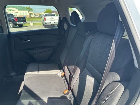 Used 2024 Nissan Rogue SV FWD image 25