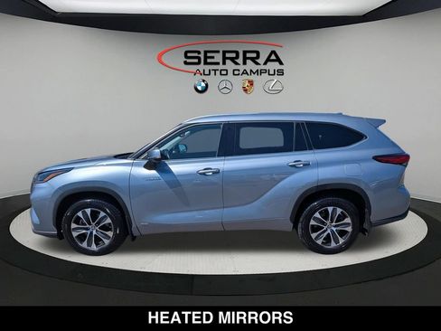 Used 2021 Toyota Highlander XLE AWD/4WD image 9