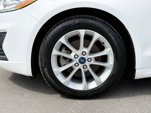 Used 2019 Ford Fusion SE FWD image 10
