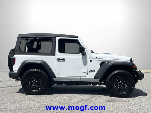 Used 2025 Jeep Wrangler Sport AWD/4WD image 22