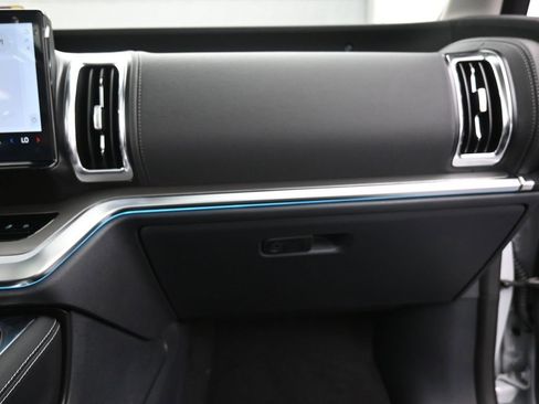 New 2025 Ford Expedition Platinum w/ Driver's Package image 25