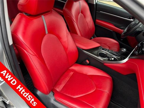 Used 2023 Toyota Camry XSE image 11