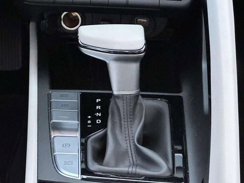 Used 2023 Hyundai Elantra Limited image 24