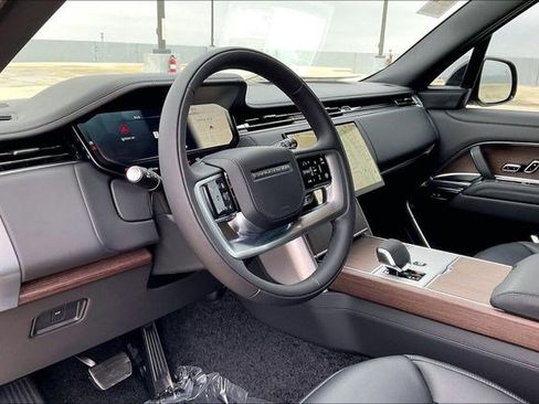 New 2025 Land Rover Range Rover Long Wheelbase SE AWD/4WD image 7