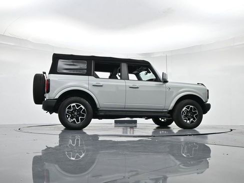 Used 2022 Ford Bronco Outer Banks image 31