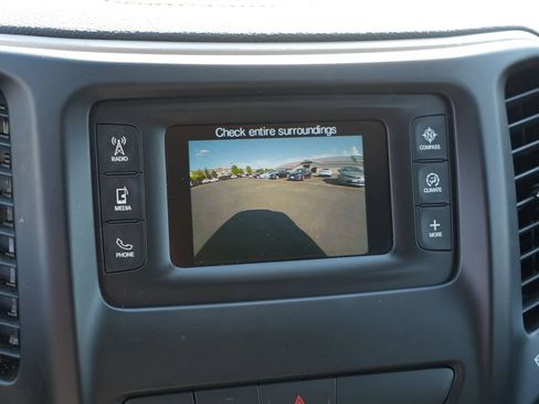 Used 2018 Jeep Cherokee Latitude w/ Safety Group AWD/4WD image 28