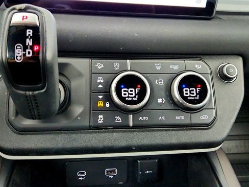 Used 2023 Land Rover Defender 110 S image 21