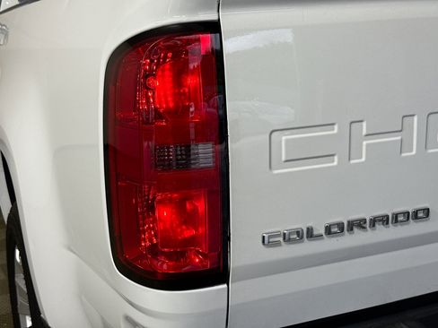 Used 2021 Chevrolet Colorado LT w/ Safety Package image 32