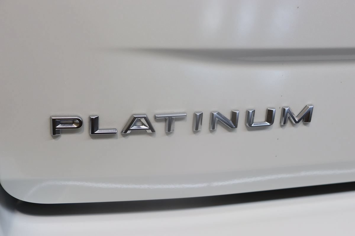 Used 2025 Ford Expedition Platinum w/ Driver's Package AWD/4WD image 22
