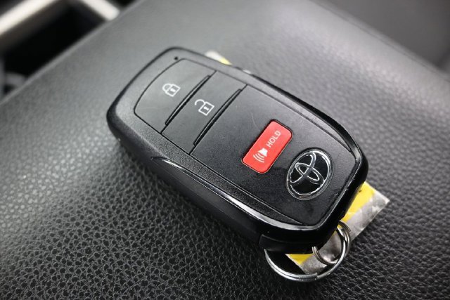 Certified 2026 Toyota 4Runner SR5 AWD/4WD image 28