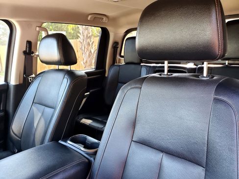 Used 2018 Nissan Titan SL image 21