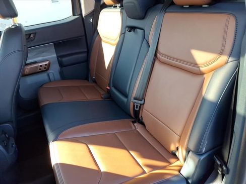 Certified 2023 Ford Maverick Lariat w/ Lariat Luxury Package image 27