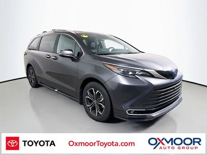 Used 2025 Toyota Sienna Platinum