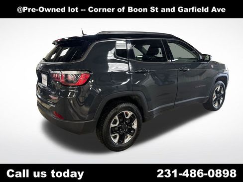Used 2018 Jeep Compass Trailhawk w/ Leather Interior Group AWD/4WD image 5