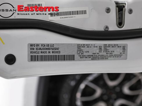 Used 2025 Jeep Compass Trailhawk w/ Trailer Tow Group AWD/4WD image 34