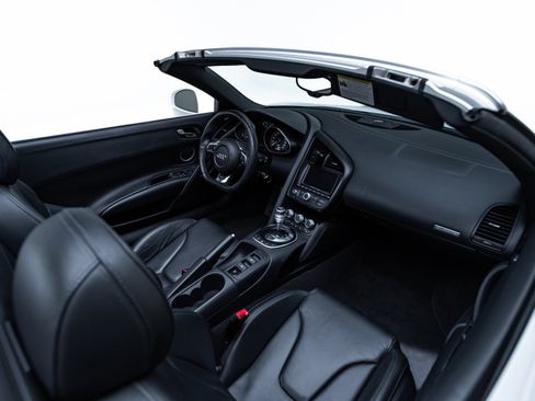 Used 2012 Audi R8 V10 AWD/4WD image 5