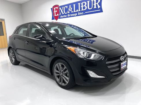 Used 2016 Hyundai Elantra GT w/ Option Group 02 image 3