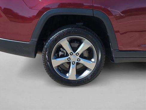 Used 2021 Jeep Grand Cherokee L Limited image 23