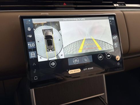 New 2026 Land Rover Range Rover SE image 17