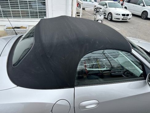 Used 2006 BMW Z4 3.0i image 34