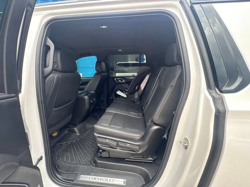 Used 2023 Chevrolet Suburban RST w/ Luxury Package RWD image 12