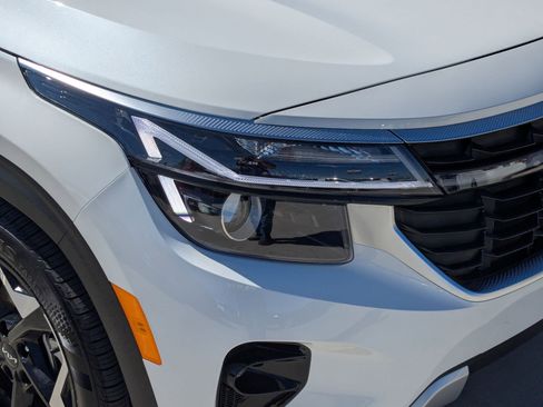 Certified 2025 Kia Seltos S image 10