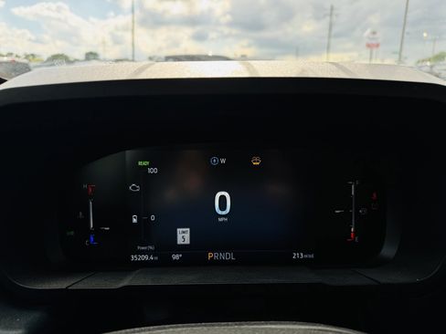 Used 2025 Ford Maverick Lariat AWD/4WD image 18