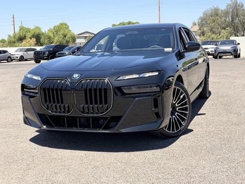 Used 2025 BMW 750e xDrive w/ Executive Package AWD/4WD image 3