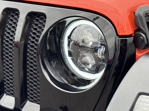 Certified 2023 Jeep Wrangler Willys image 6