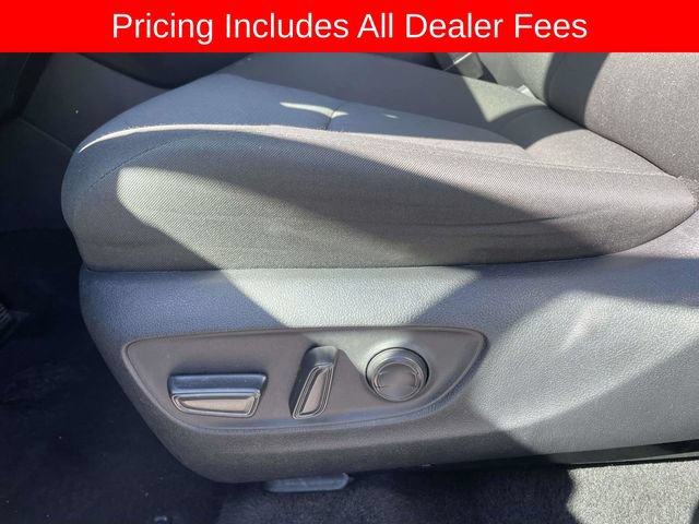 Used 2025 Toyota RAV4 XLE AWD/4WD image 21