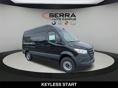 Used 2025 Mercedes-Benz Sprinter 2500 image 2