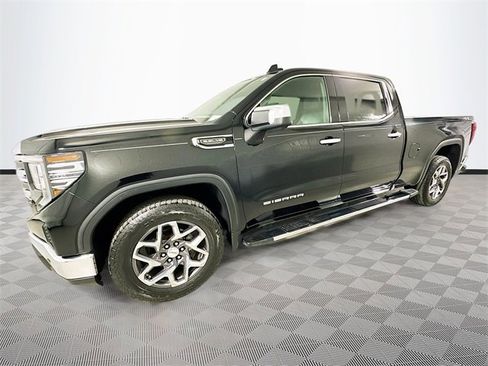Used 2022 GMC Sierra 1500 SLT w/ SLT Convenience Package image 4