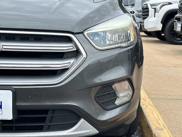 Used 2017 Ford Escape SE FWD image 3