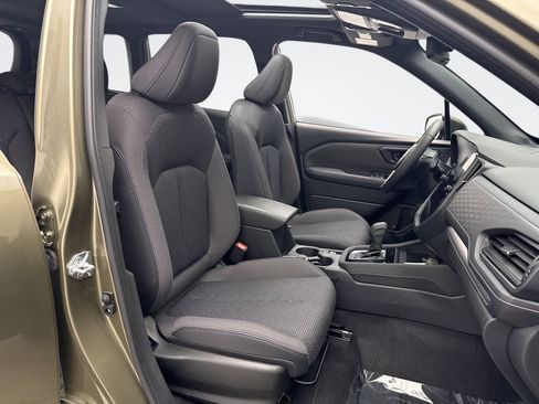 Used 2025 Subaru Forester Premium AWD/4WD image 16
