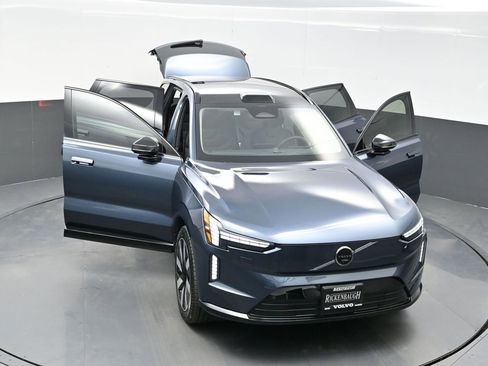 New 2025 Volvo EX90 Ultra image 38